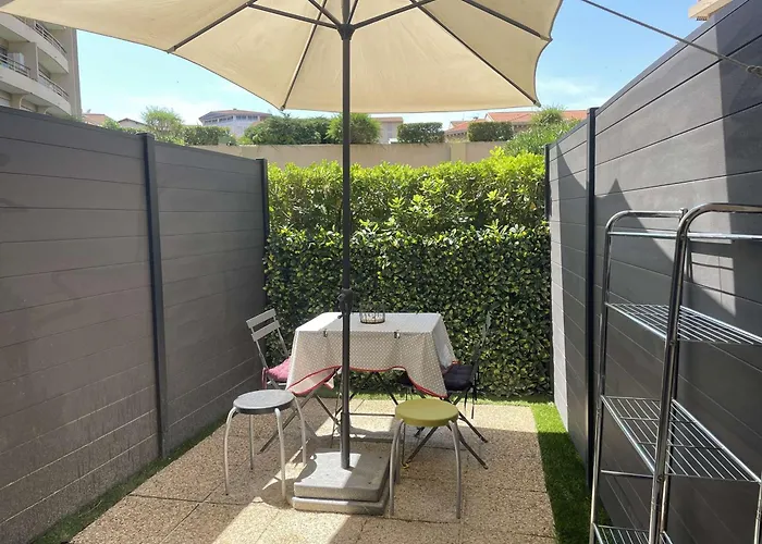 Studio En Rez-De-Jardin A Cannes La Bocca - Acces Plages, Terrasse Privee - Fr-1-609-98